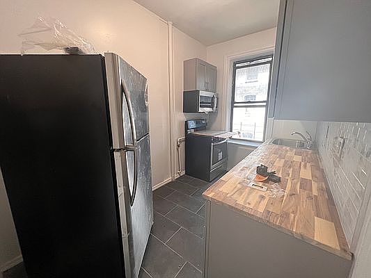 1st image of 295 Parkside Ave #2A