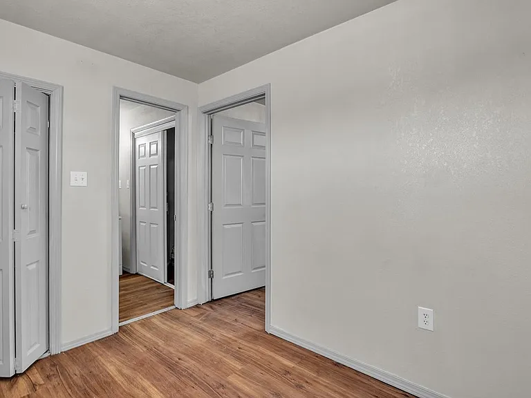 2107 S Main St #D — Photo 5