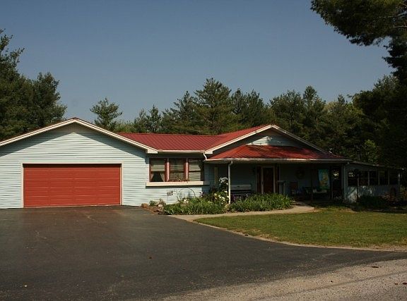 2nd image of 1124 Whispering Pine Ln