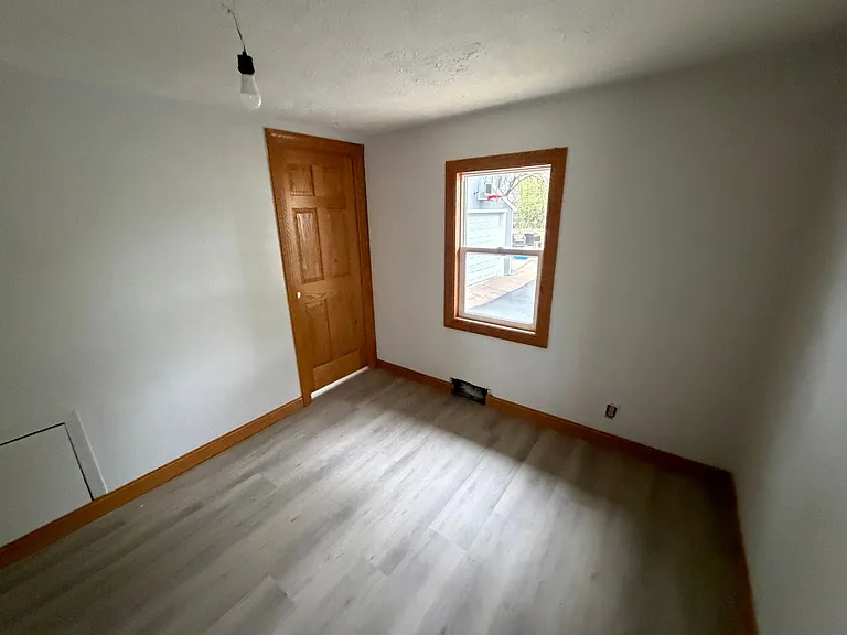 215 S Garfield Ave — Photo 17