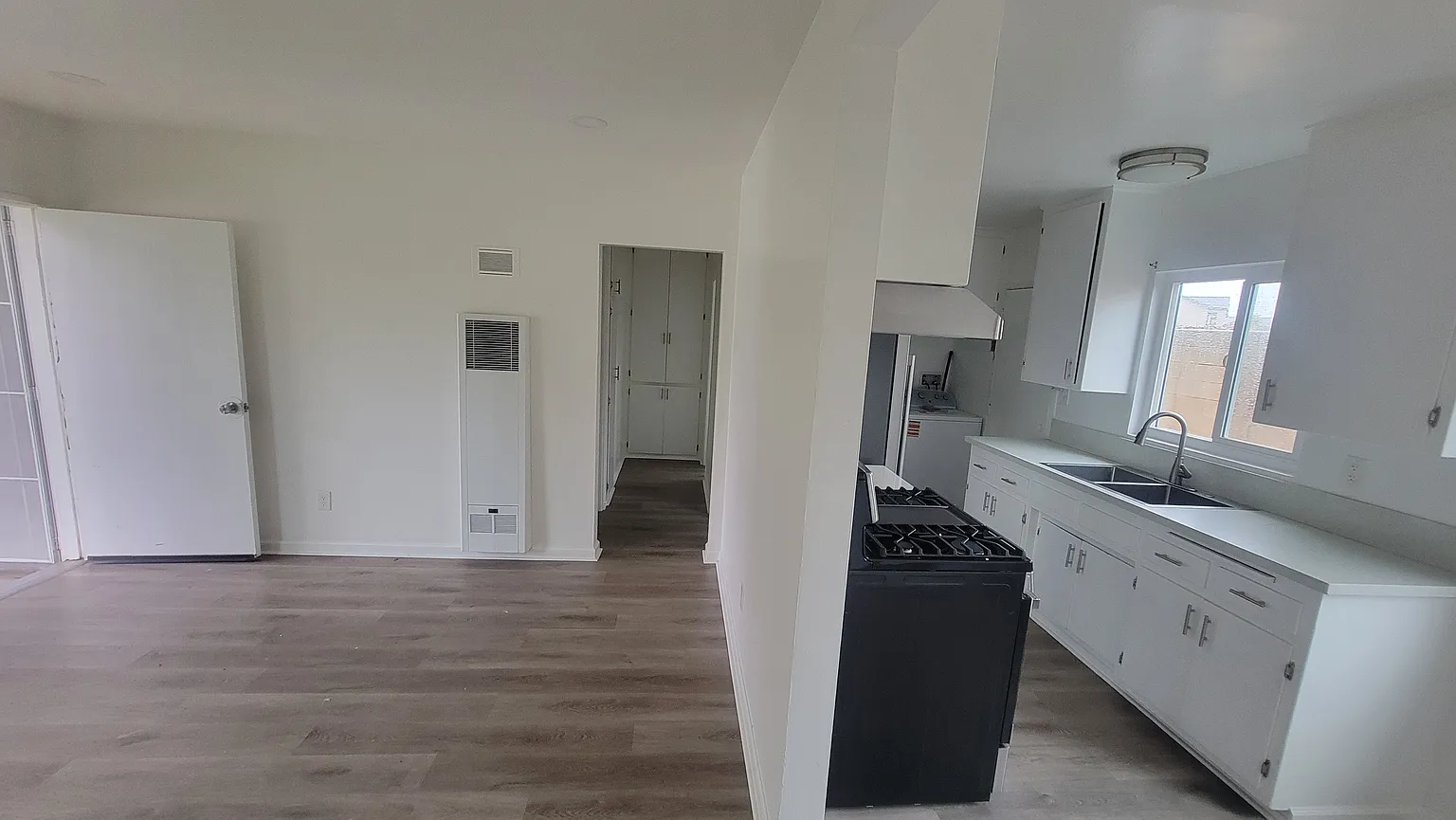 824 S Oaks Ave photo 1