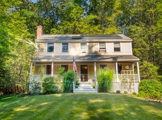 25 Elizabeth St, Amesbury, MA 01913