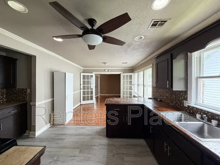 1815 N Boston Pl — Photo 9