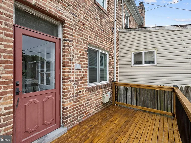128 33rd St NE — Photo 35