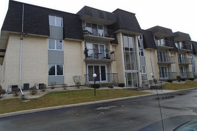1st image of 18521 Wentworth Ave APT 1D