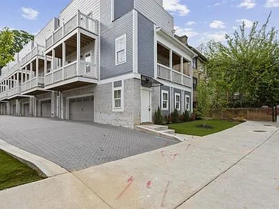 Building Photo - 663 Boulevard NE