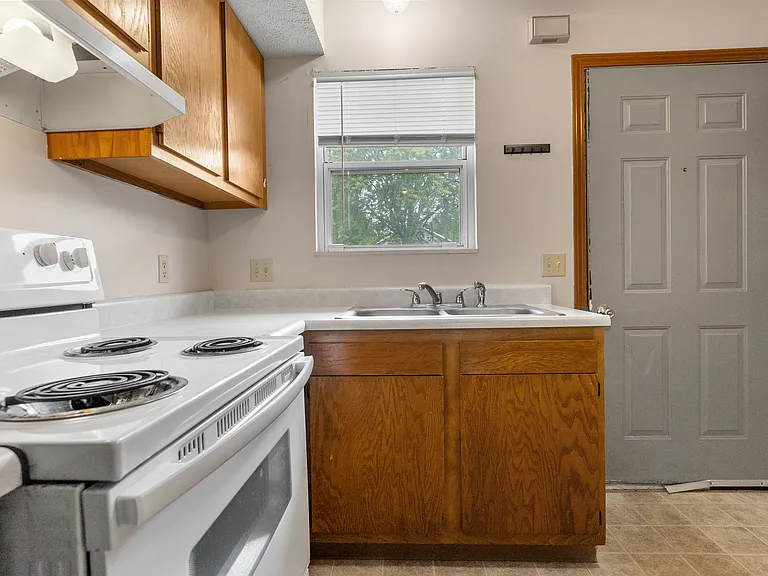 Northgate Apartments — Photo 16