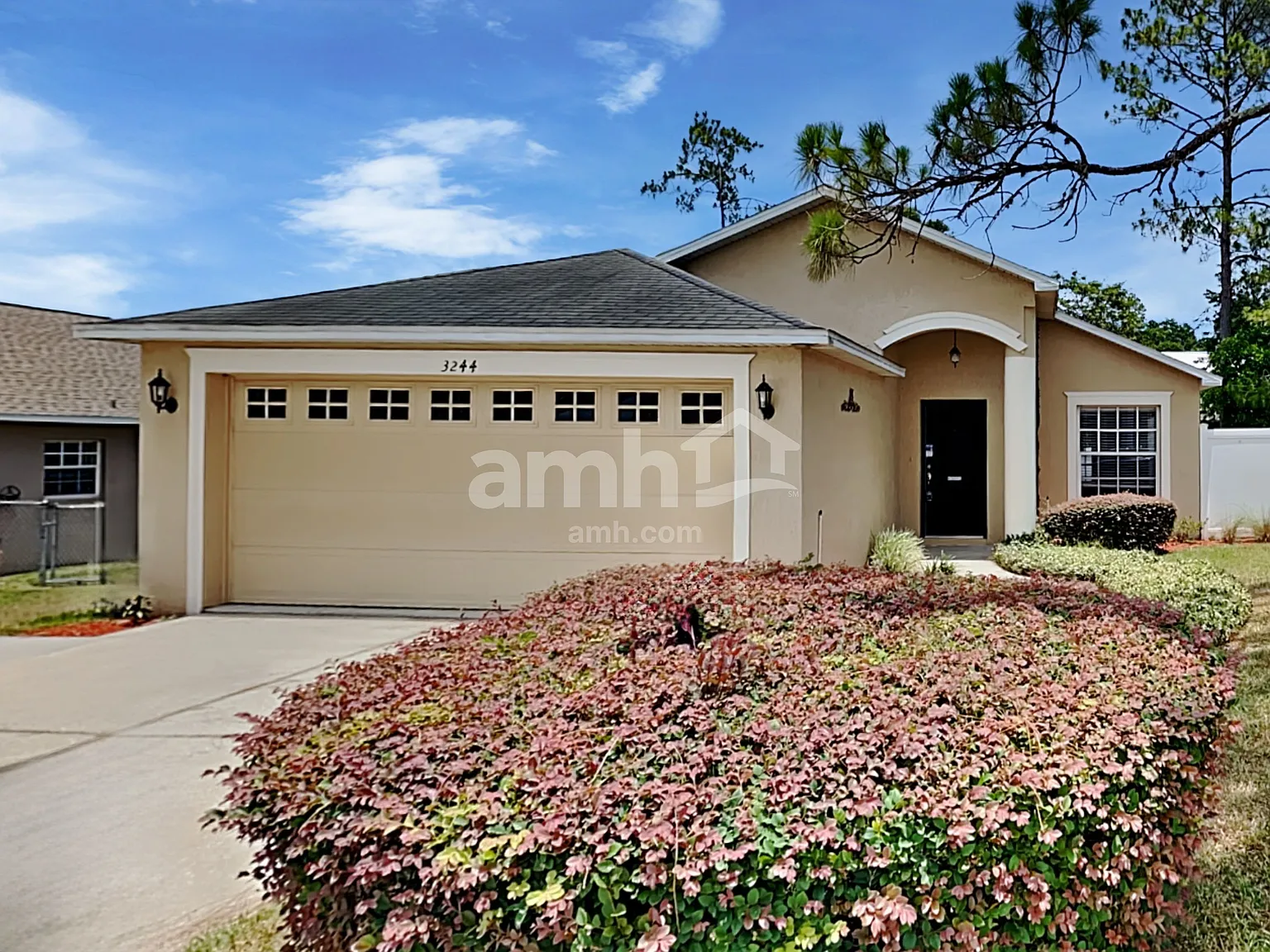 3 bed, 2.0 bath, 1340 sqft, $1,950 — Photo 1