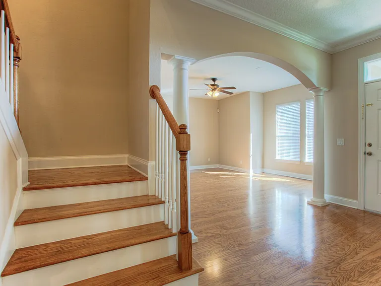 204 Aberdeen Pond Dr — Photo 3
