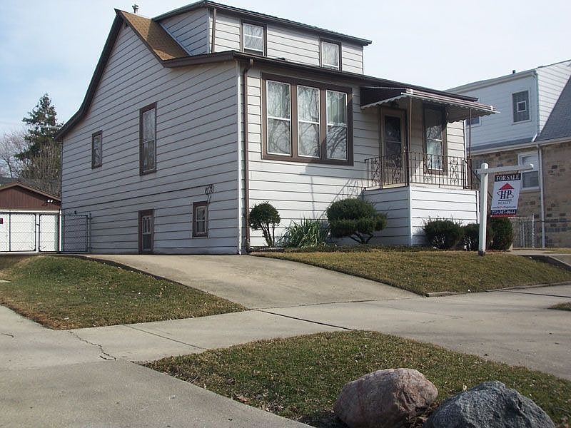 1st image of 3023 N Oketo Ave