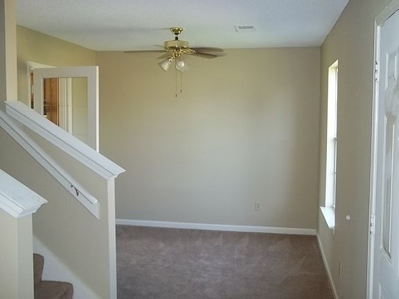 3rd image of 7063 Country Walk Dr