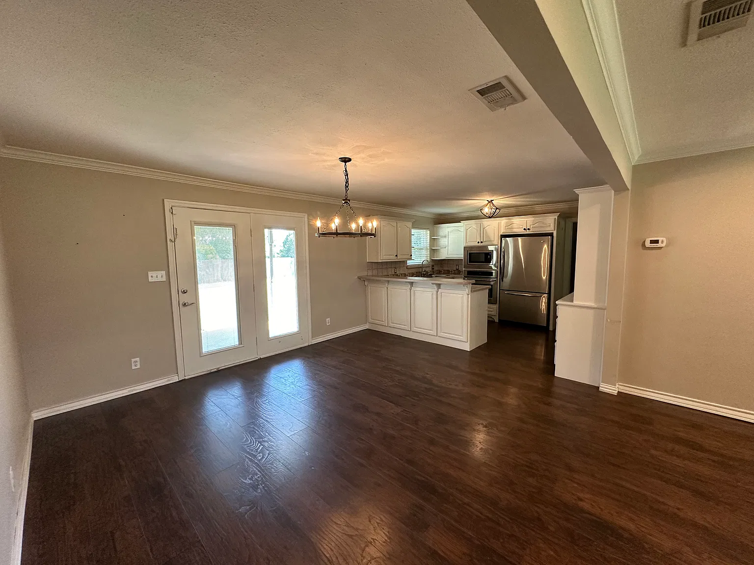 3 bed, 1489 sqft, $2,595 — Photo 4