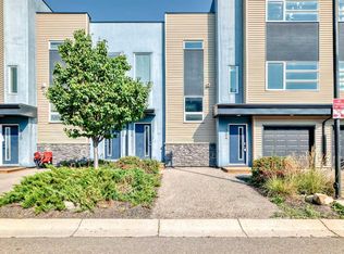 326 S Covecreek Cir NE, Calgary, AB T3K0W6