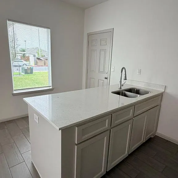 1504 Shavano Dr #3 — Photo 6