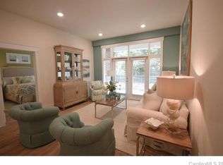 10704 Holly Village Cir APT 207, Huntersville, NC 28078