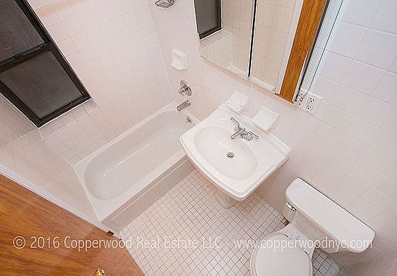 5th image of 232 E 83rd St APT 5RW