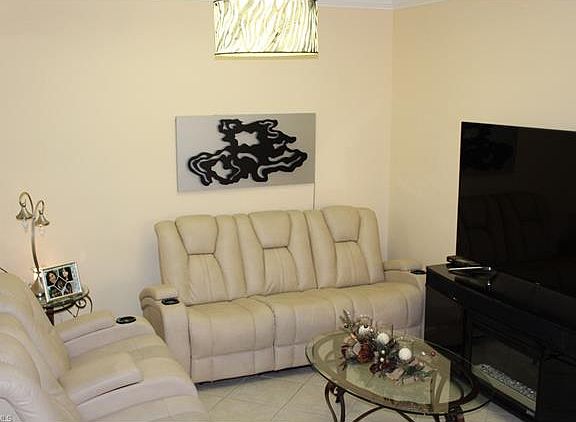 5th image of 10220 Olivewood Way Unit 43