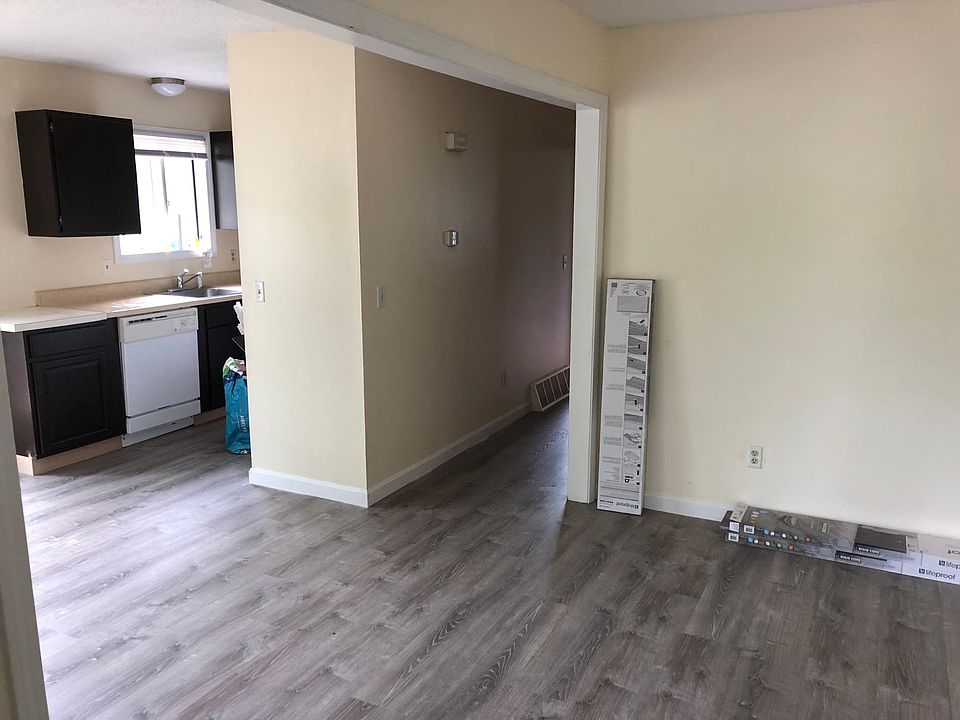 2nd image of 11 Meadowview Ter