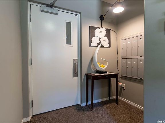 3rd image of 28 Kleisinger Cres #203