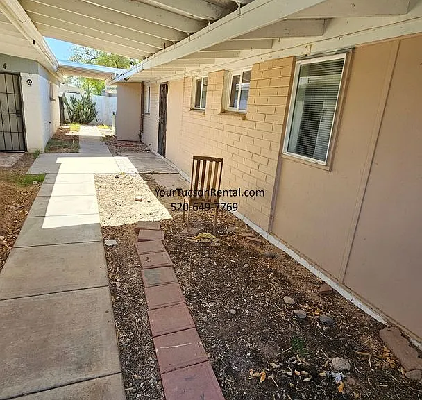 Greenlee — Photo 2