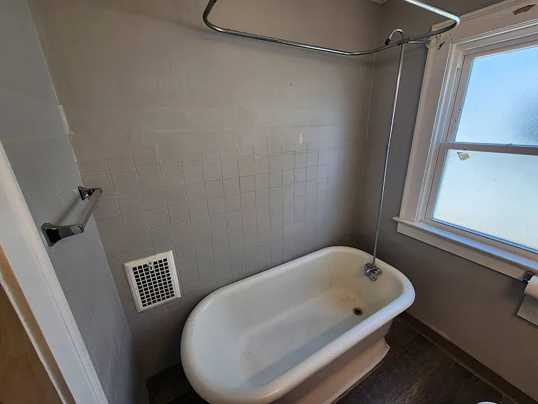 10109 Richland Ave — Photo 12