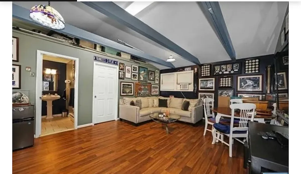 Building Photo - 87 Upper Saddle River Rd