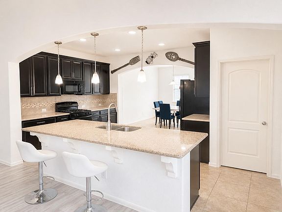 4th image of 20334 Granophyre Ln
