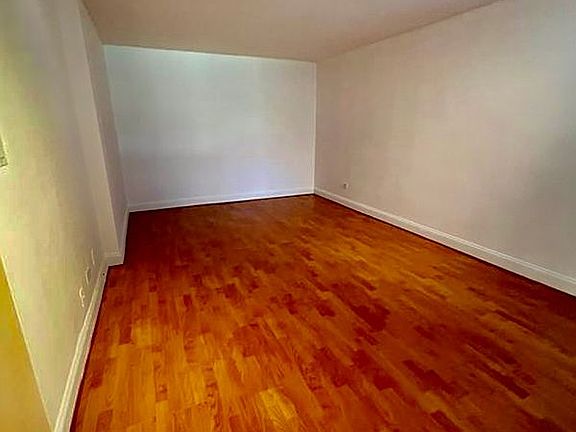 4th image of 14050 Burden Cres #2E