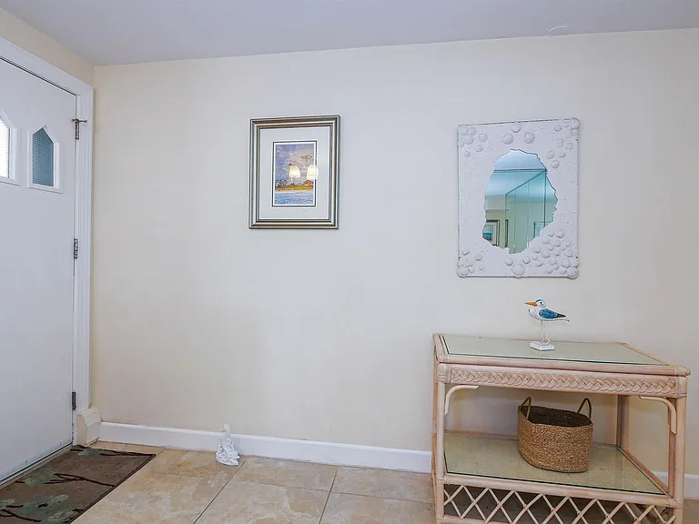100 S Richards Ave #1 — Photo 7