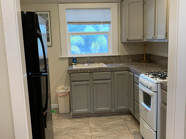 543 Forest Ave #C — Photo 8