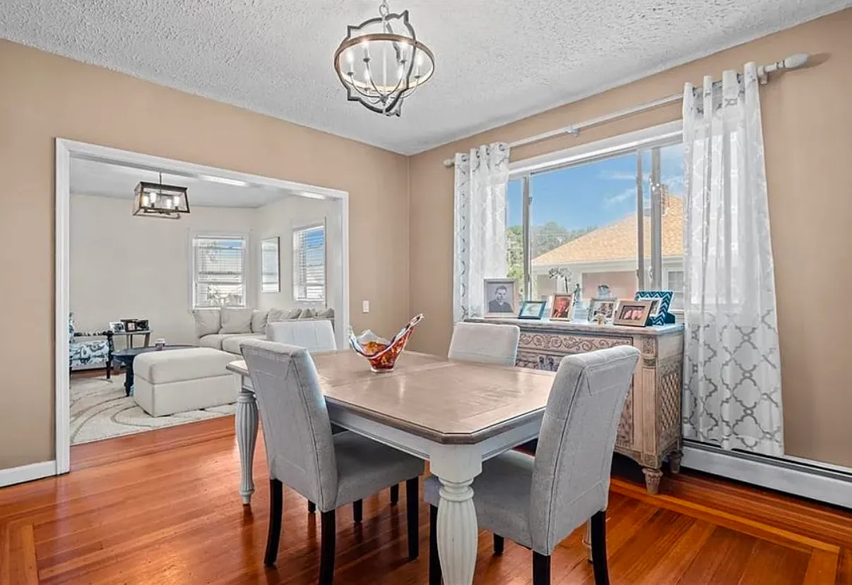 2 bed, $2,400 — Photo 4