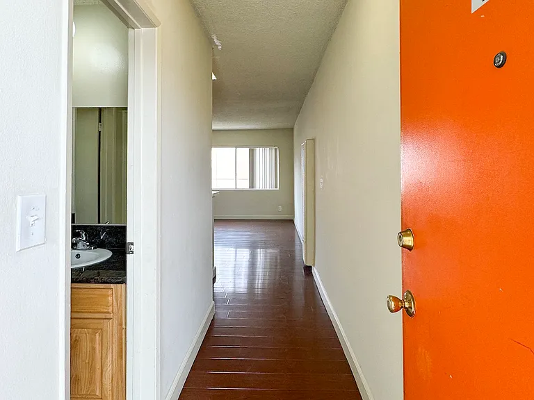 4641 La Mirada Ave #16 — Photo 9