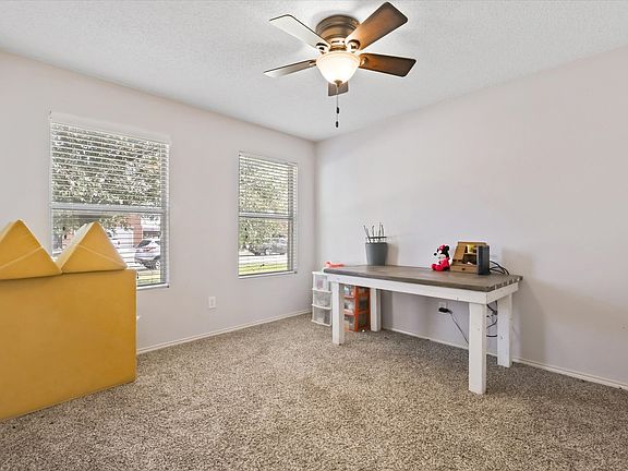 5th image of 115 Palomino Ln