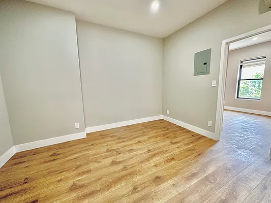 Rented by Amorelli Realty | media 12