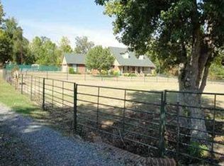 2820 Country Club Rd W, Longview, TX 75602