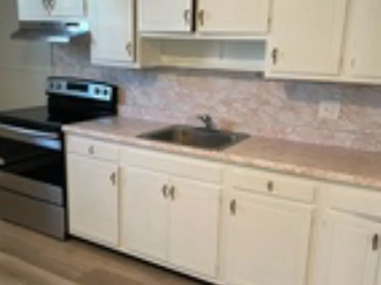 43 Adams St — Photo 2