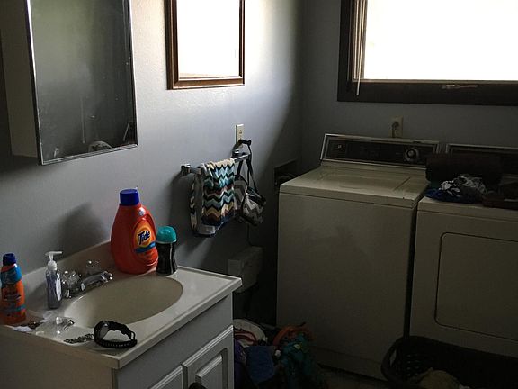 4th image of 417 12th St W