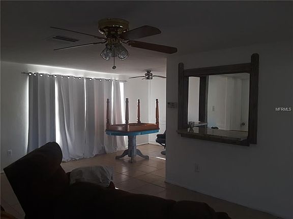 2nd image of 3247 Columbus Dr