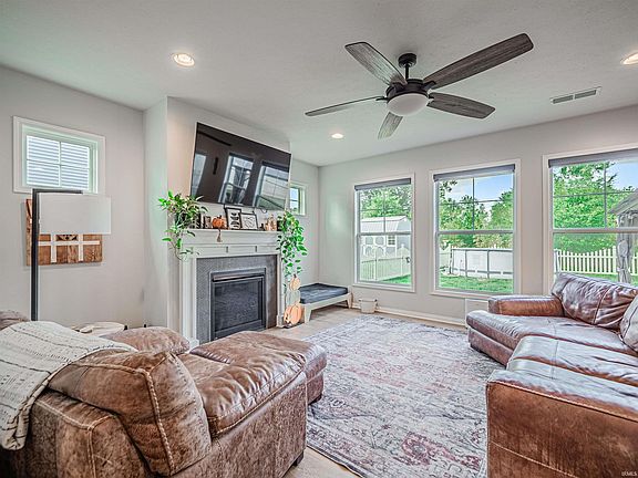 4th image of 2424 Antilles Dr
