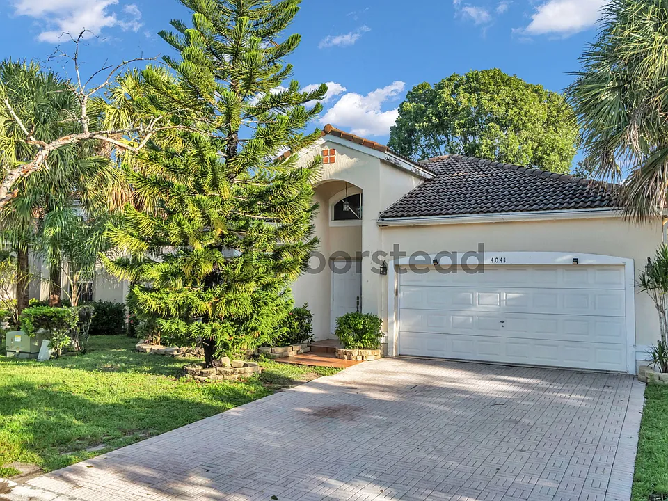 4041 NW 62nd Ct