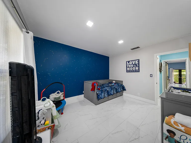 8397 NW 37th Pl — Photo 7