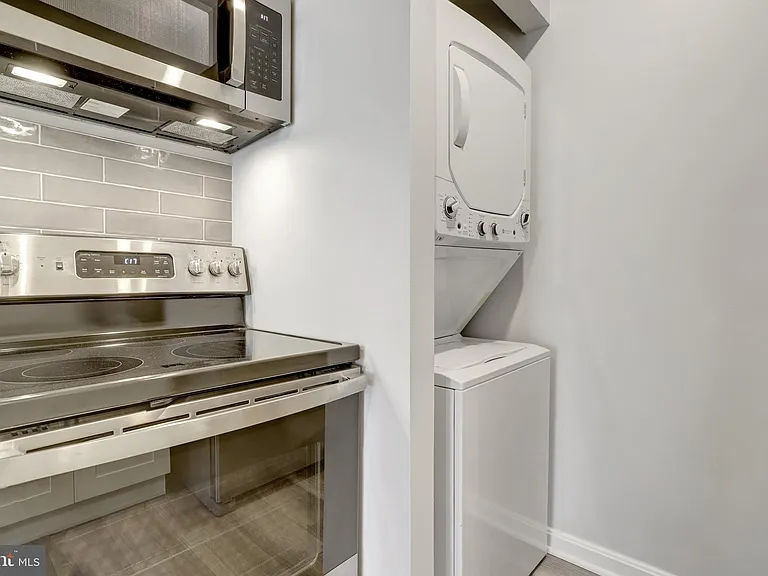 1211 S Eads St #1203 — Photo 24