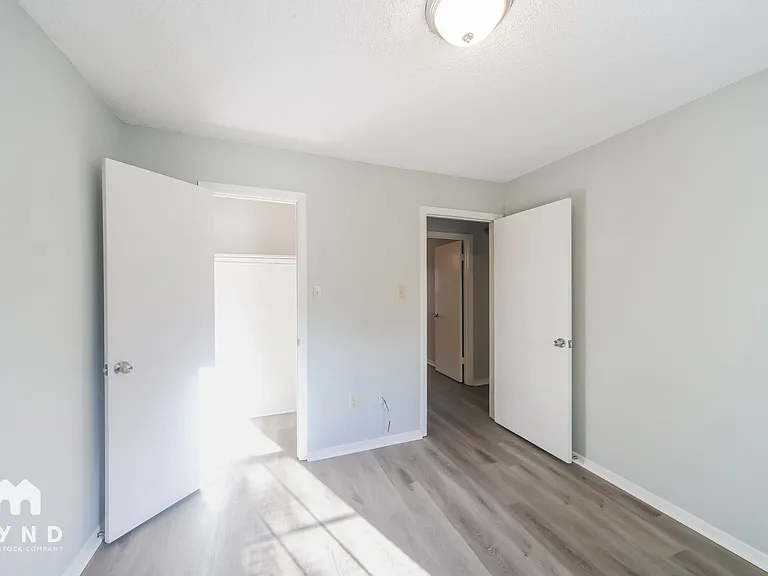 7260 Northbrook Dr — Photo 12