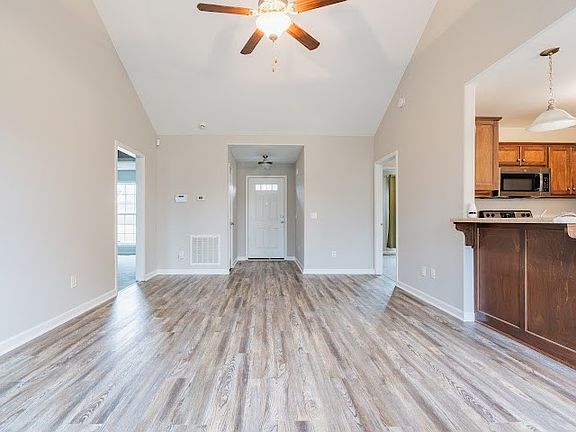 3rd image of 255 Walnut St