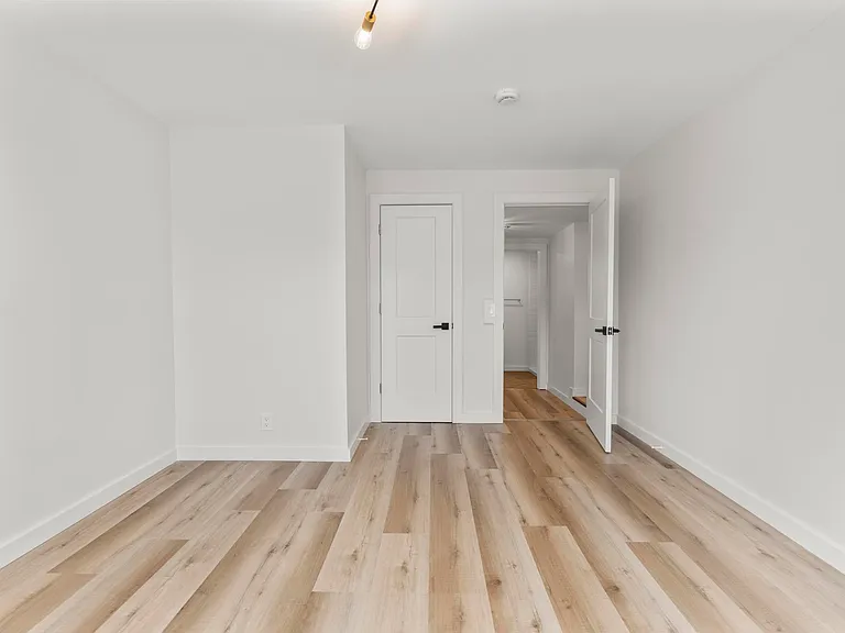 425 N Main St #16 — Photo 15
