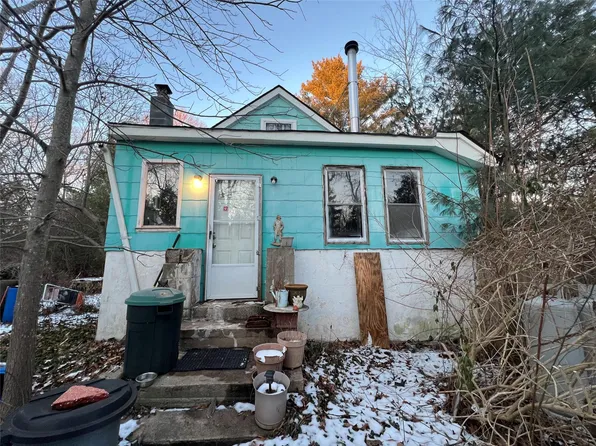 74 Sally Lane, Ridge, NY 11961