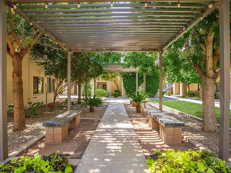 Palm Desert Apartments — Photo 16