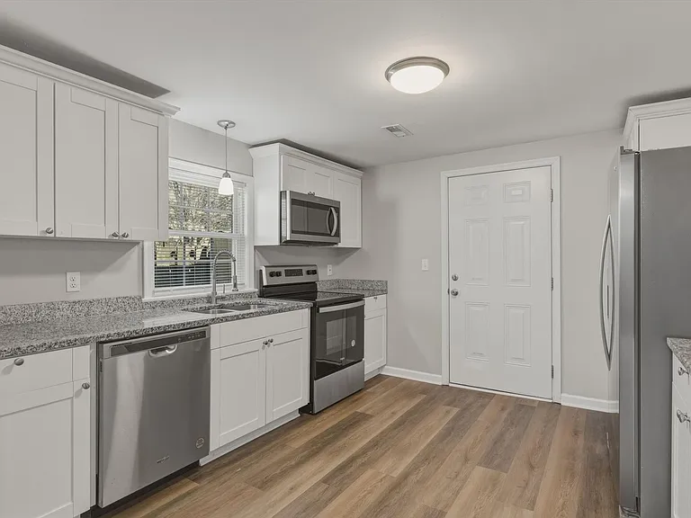 720 Forbes St — Photo 3