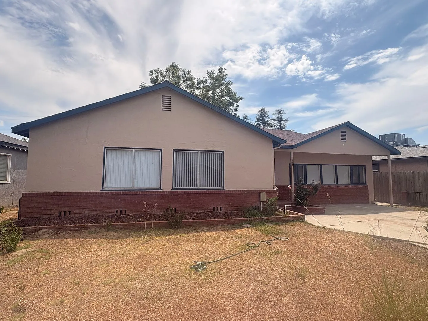 Beautiful newly remolded home for rent in Tulare, Ca — Photo 2