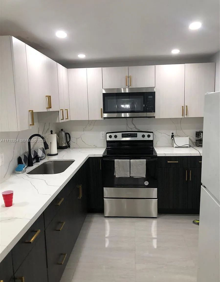 1 bed, 720 sqft, $1,750 — Photo 3